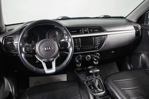 Седан Kia Rio 2019 года, 1719000 рублей, Сургут