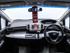 Минивэн Honda Freed 2011 года, 1040000 рублей, Красноярск