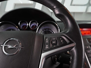 Универсал Opel Astra 2012 года, 1063000 рублей, Воронеж