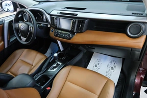 Внедорожник Toyota RAV4 2018 года, 2619000 рублей, Омск