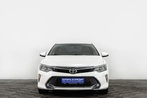 Седан Toyota Camry 2017 года, 2199000 рублей, Сургут