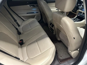 Седан Jaguar XF 2017 года, 2600000 рублей, Красноярск
