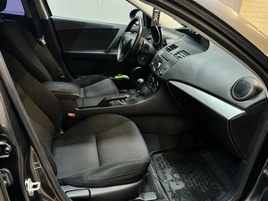 Седан Mazda 3 2011 года, 997000 рублей, Красноярск