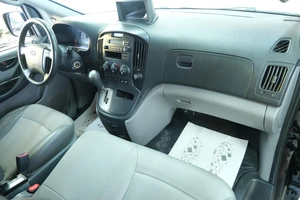 Минивэн Hyundai Grand Starex 2011 года, 1649000 рублей, Омск