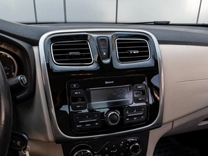 Седан Renault Logan 2017 года, 1125000 рублей, Краснодар