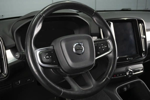 Внедорожник Volvo XC40 2018 года, 2550000 рублей, Омск