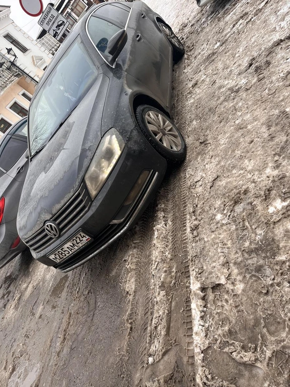 Седан Volkswagen Passat 2011 года, 1000000 рублей, Тинская