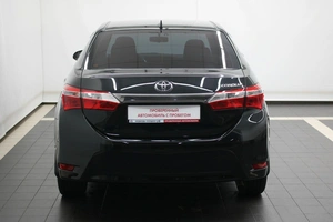 Седан Toyota Corolla 2017 года, 1400000 рублей, Красноярск