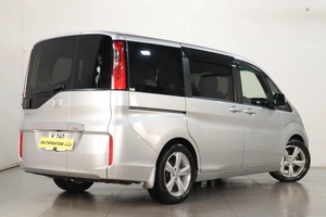 Минивэн Honda Stepwgn 2016 года, 1729000 рублей, Челябинск