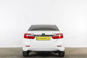 Седан Toyota Camry 2013 года, 1569000 рублей, Тюмень
