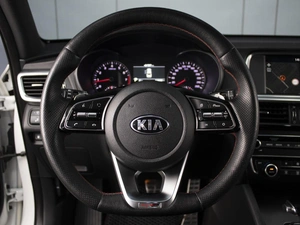 Седан Kia Optima 2018 года, 1920000 рублей, Омск