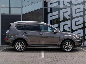 Внедорожник Mitsubishi Outlander 2010 года, 1350000 рублей, Краснодар