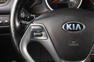 Седан Kia Rio 2016 года, 999000 рублей, Тюмень