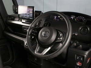 Хетчбэк Honda N-BOX 2017 года, 920000 рублей, Омск