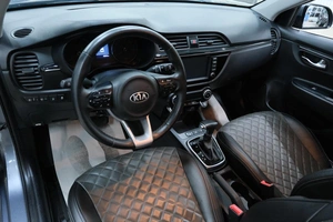 Хетчбэк Kia Rio X-Line 2019 года, 1699000 рублей, Омск