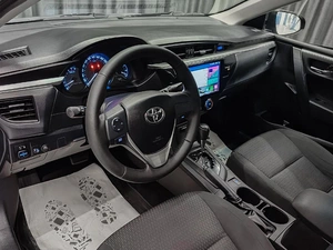 Седан Toyota Corolla 2015 года, 1149000 рублей, Красноярск
