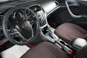 Седан Opel Astra 2012 года, 899000 рублей, Тюмень
