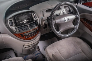 Минивэн Toyota Estima 2001 года, 989000 рублей, Томск