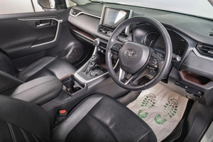 Внедорожник Toyota RAV4 2020 года, 3449000 рублей, Томск