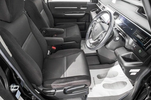 Минивэн Honda Stepwgn 2017 года, 1999000 рублей, Барнаул