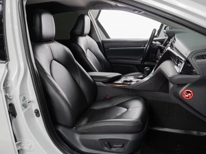 Седан Toyota Camry 2019 года, 3090000 рублей, Тюмень