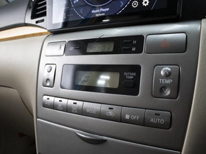 Хетчбэк Toyota Corolla 2004 года, 610000 рублей, Омск