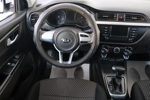 Седан Kia Rio 2018 года, 1079000 рублей, Омск