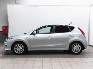 Хетчбэк Hyundai i30 2011 года, 850000 рублей, Красноярск