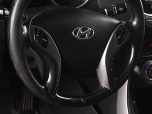 Седан Hyundai Elantra 2013 года, 1030000 рублей, Минеральные Воды