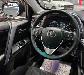 Внедорожник Toyota RAV4 2016 года, 2457000 рублей, Красноярск