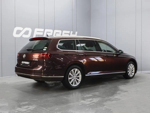 Универсал Volkswagen Passat 2017 года, 1700000 рублей, Омск