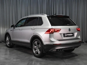 Внедорожник Volkswagen Tiguan 2017 года, 2749000 рублей, Тюмень