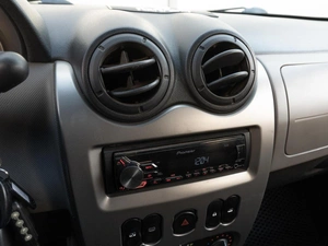 Хетчбэк Renault Sandero 2010 года, 579000 рублей, Саратов