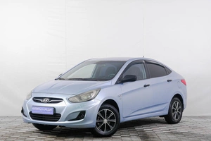 Седан Hyundai Solaris 2012 года, 699000 рублей, Кемерово