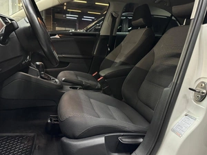 Седан Volkswagen Jetta 2012 года, 1047000 рублей, Красноярск