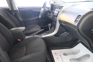 Седан Toyota Corolla 2012 года, 1129000 рублей, Омск