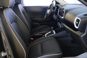 Внедорожник Hyundai Venue 2021 года, 2349000 рублей, Омск