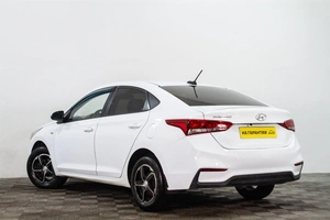 Седан Hyundai Solaris 2017 года, 599000 рублей, Сургут