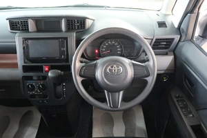 Минивэн Toyota Roomy 2018 года, 1089000 рублей, Омск