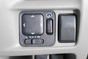 Хетчбэк Mazda Demio 2001 года, 349000 рублей, Кемерово