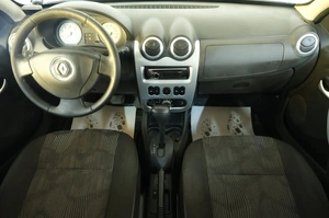 Хетчбэк Renault Sandero 2010 года, 559000 рублей, Омск