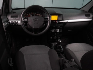 Универсал Opel Astra 2010 года, 579000 рублей, Воронеж