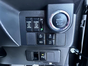 Минивэн Toyota Roomy 2020 года, 1157000 рублей, Красноярск