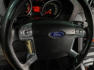 Седан Ford Mondeo 2013 года, 949000 рублей, Воронеж