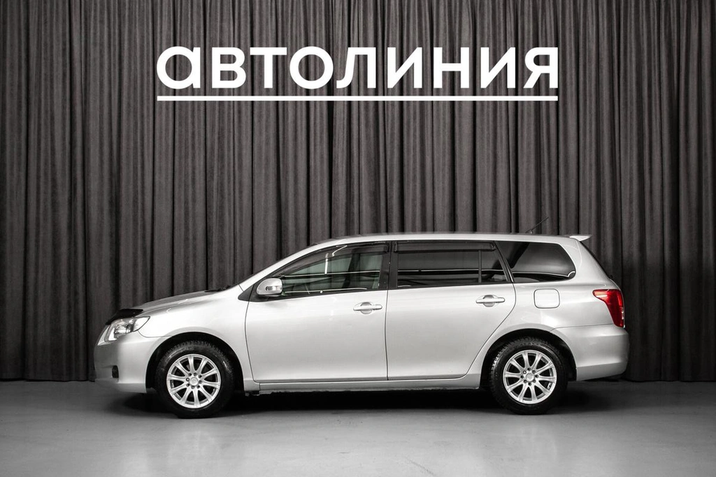 Универсал Toyota Corolla Fielder 2007 года, 735000 рублей, Красноярск