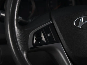 Седан Hyundai Solaris 2015 года, 770000 рублей, Омск