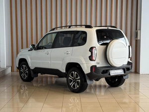 Внедорожник ВАЗ (LADA) Niva Travel 2024 года, 1399000 рублей, Кропоткин