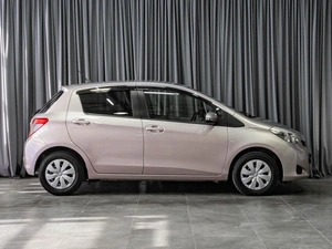 Хетчбэк Toyota Vitz 2011 года, 767000 рублей, Тюмень