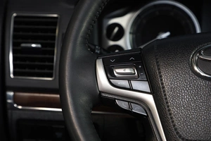 Внедорожник Toyota Land Cruiser 2016 года, 6009000 рублей, Новосибирск