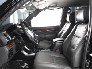 Внедорожник Toyota Land Cruiser Prado 2006 года, 2330000 рублей, Омск